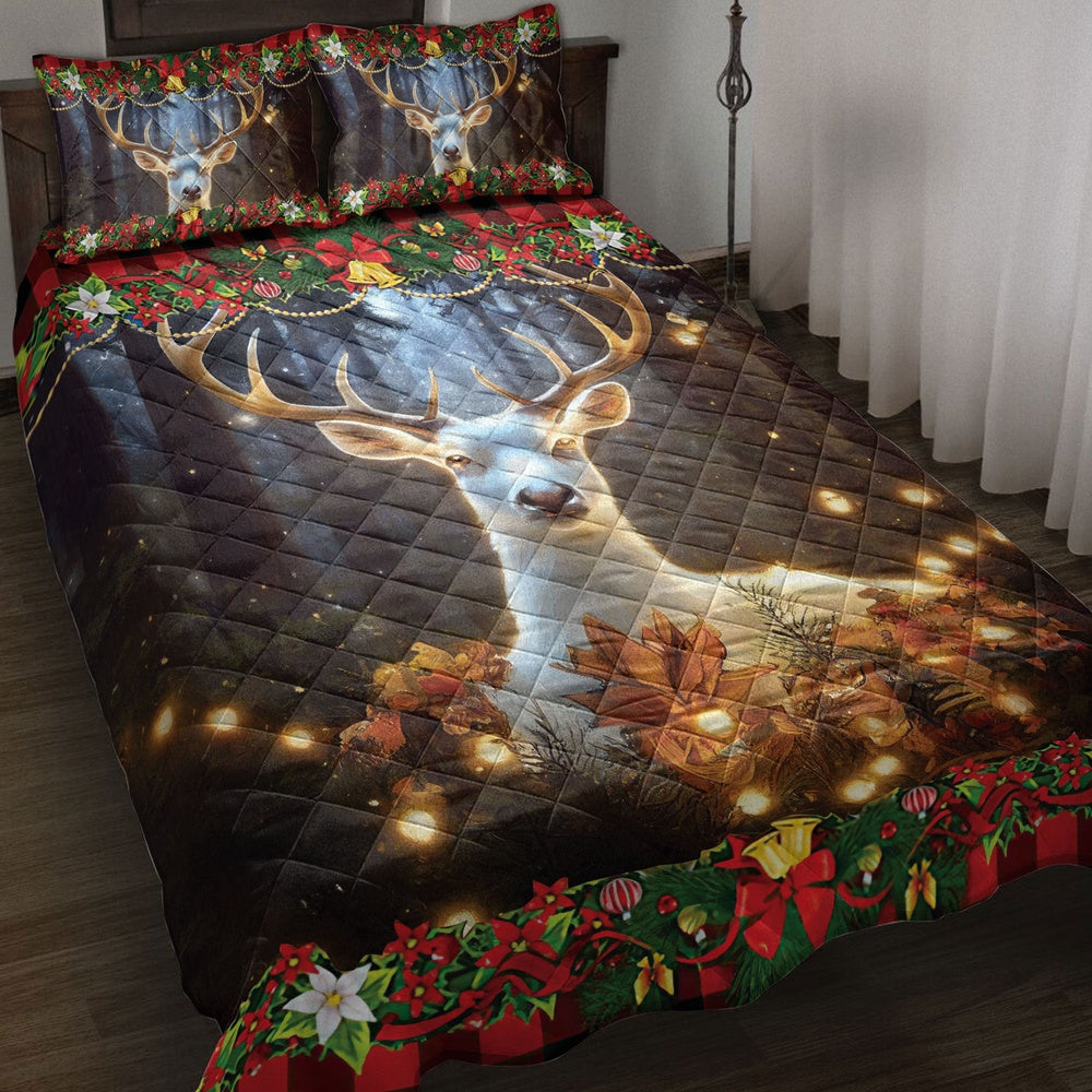 Deer Quilt Set, Beautiful Deer With Poinsettiamas Light Quilt Blanket