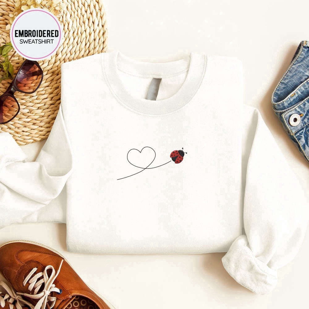 Eembroidered Custom Sweatshirts, Ladybug Embroidered Sweatshirt 2D Crewneck Sweatshirt For Men Women, Christmas Gift