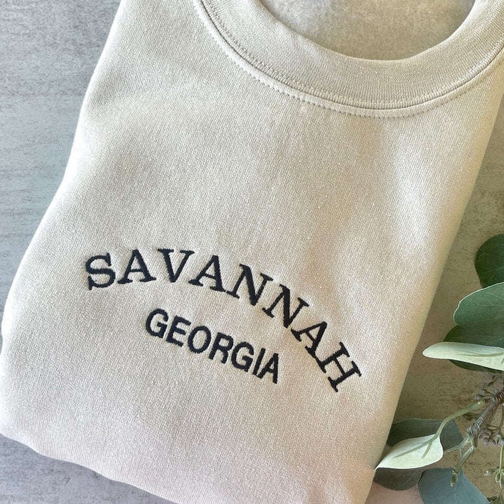 Eembroidered Custom Sweatshirts, Savannah Georgia Embroidered Sweatshirt 2D Crewneck Sweatshirt Gift For Family, Christmas Gift