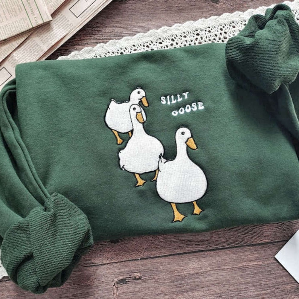 Eembroidered Custom Sweatshirts, Three Goose Embroidered Sweatshirt 2D Crewneck Sweatshirt For Women And Men, Christmas Gift