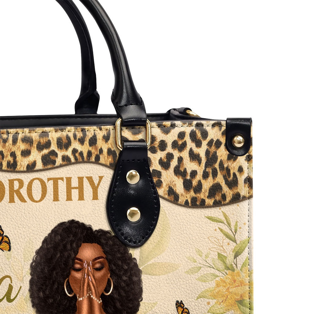 Personalized Christian Leather Bag, Aquella Que Se Arrodilla Ante Dios Puede Enfrentarse A Cualquiera Personalized Leather Handbag, Faith Handbag