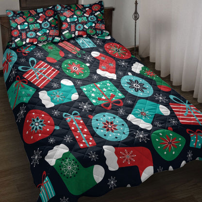 Christmas Quilt Set, Colorful Retromas Presents Stockings Glass Balls Snowflakes Quilt Blanket