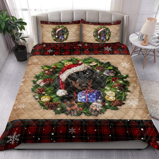 Dachshund Quilt Set, Dachshund Dog Wearing Wreath Amas Hat Buffalo Plaid Quilt Blanket