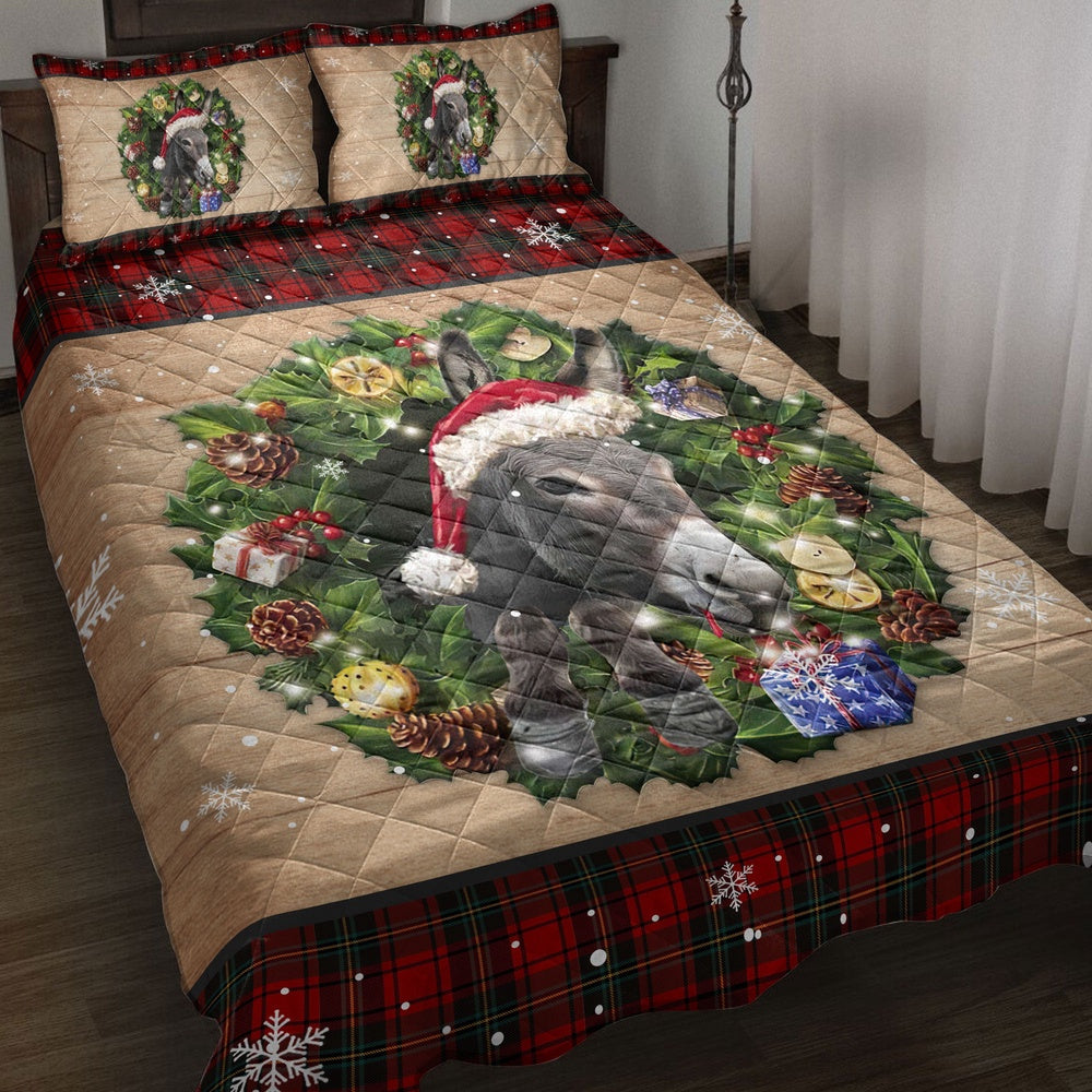 Donkey Quilt Set, Donkey Wearing Wreath Amas Hat Boxes Red Buffalo Plaid Quilt Blanket