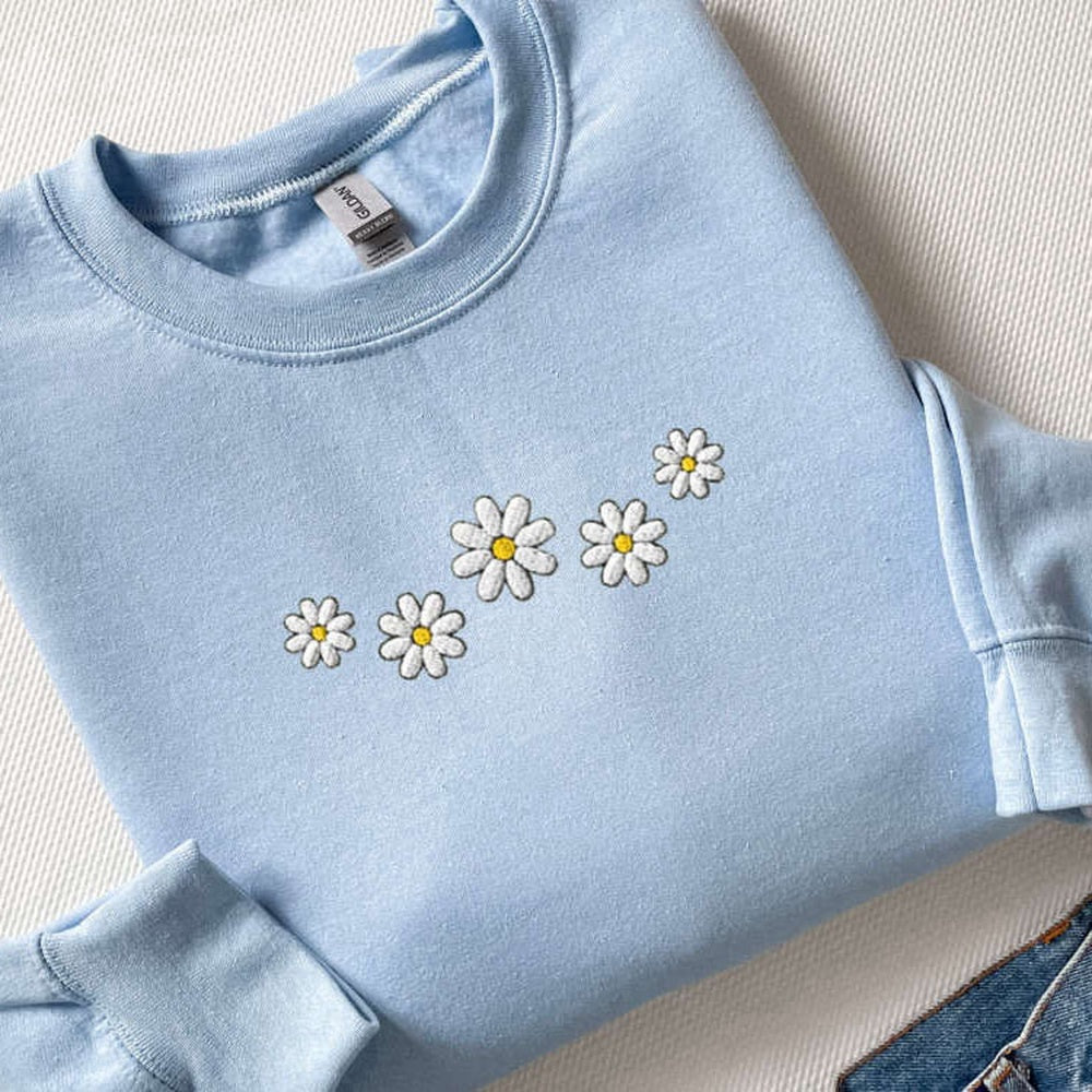 Eembroidered Custom Sweatshirts, Embroidered Floral Daisy Sweatshirt, Embroidered Daisy Sweatshirt, Gift For Family, Christmas Gift