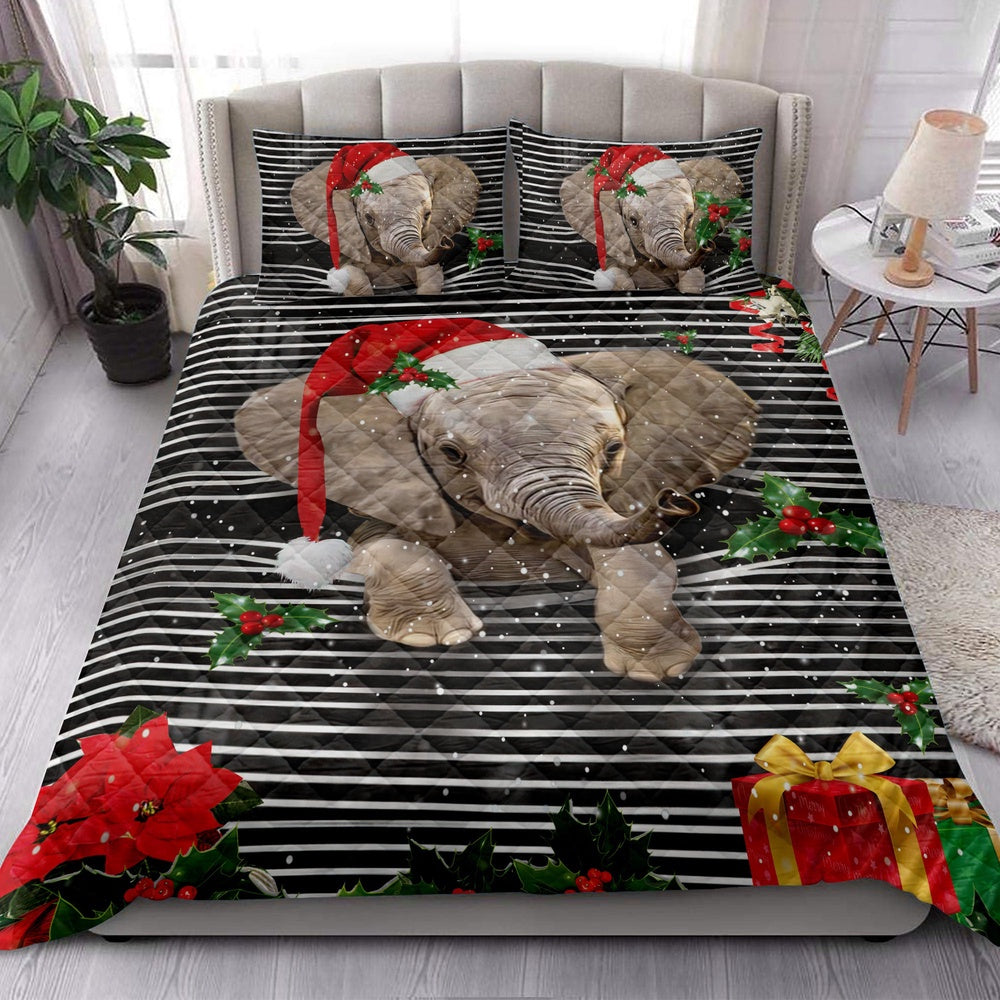 Elephant Quilt Set, Elephantmas Striped With Santa Hat And Holy Berry Snowflake Quilt Blanket