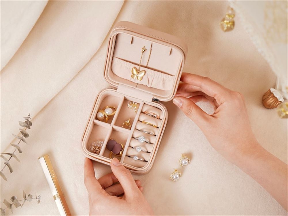 Engraved Leather Jewelry Box, Jewelry Box Travel Case, Mother's Day Jewelry Case