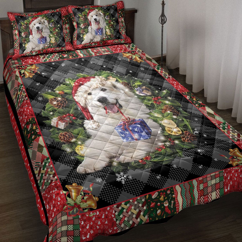 Great Pyrenees Quilt Set, Great Pyrenees Wearingmas Hat Wreath Dog Quilt Blanket