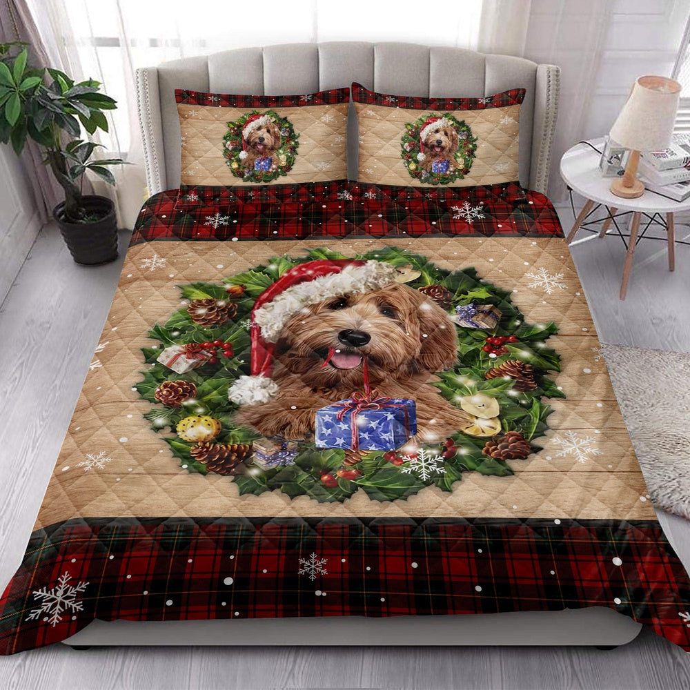 Labradoodle Quilt Set, Labradoodle Dog Wearing Wreath Amas Hat Red Buffalo Plaid Quilt Blanket