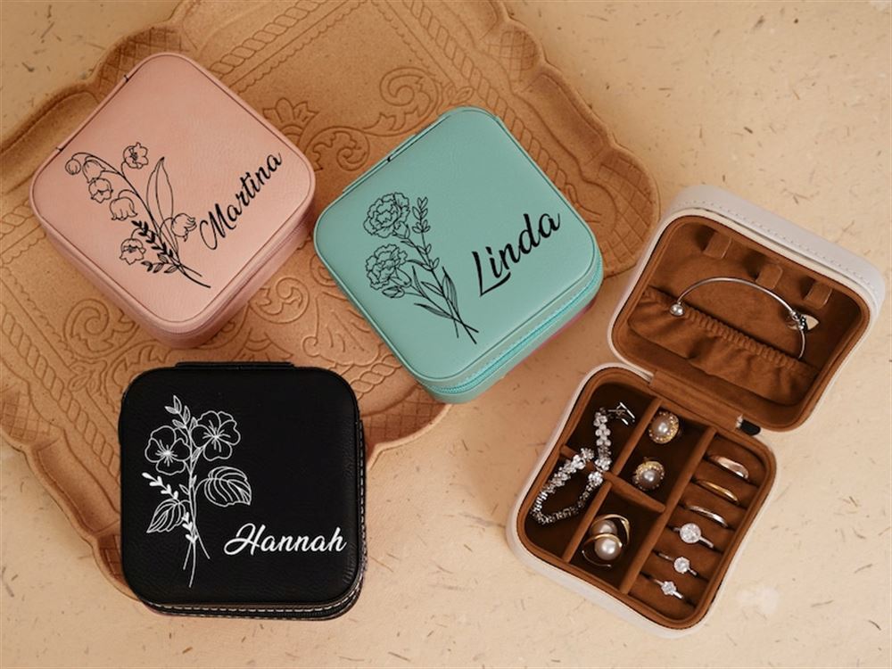 Leather Jewelry Travel Case, Engraved Jewelry Box, Birth Flower Jewelry Travel Case, Mother's Day Jewelry Case