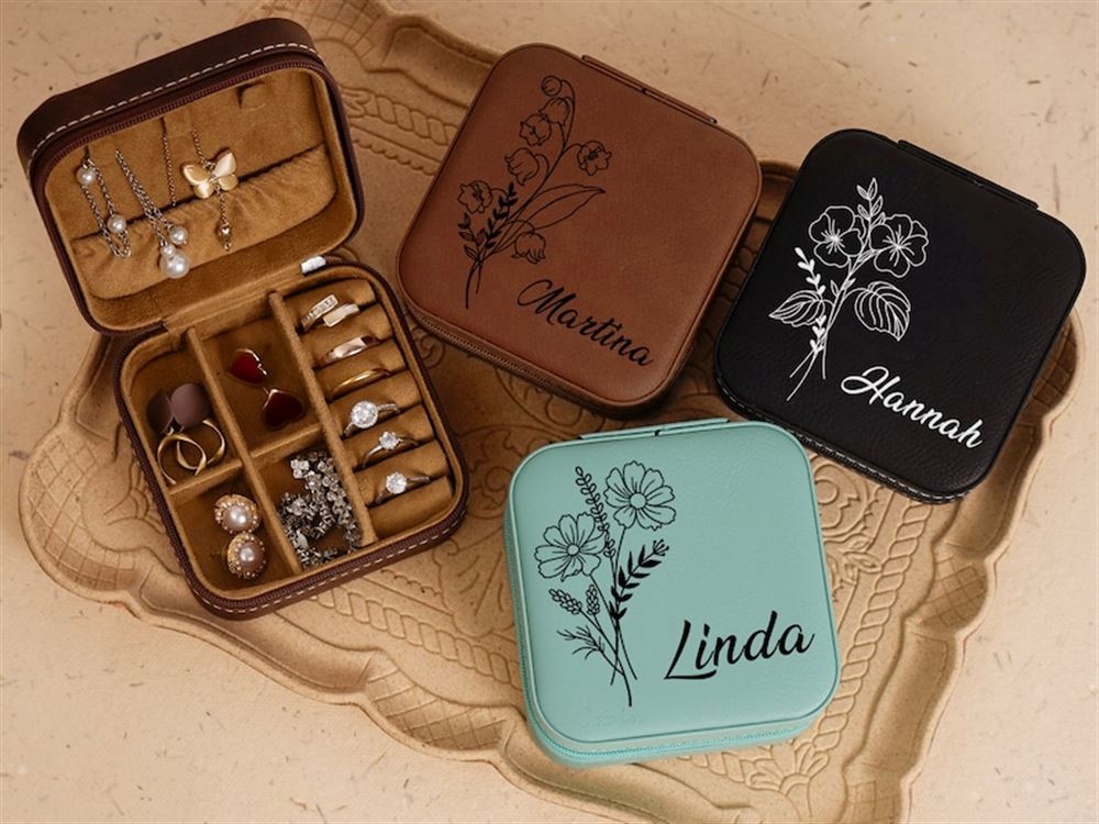 Leather Jewelry Travel Case, Engraved Jewelry Box, Birth Flower Jewelry Travel Case, Mother's Day Jewelry Case