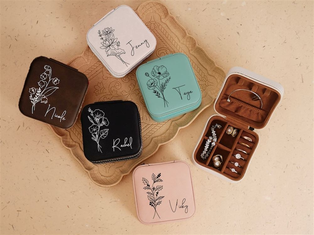 Leather Jewelry Travel Case, Engraved Jewelry Box, Birth Flower Jewelry Travel Case, Mother's Day Jewelry Case