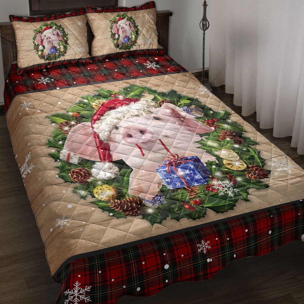 Pig Quilt Set, Pig Wearing Wreath Amas Hat Red Buffalo Plaid Winter Quilt Blanket