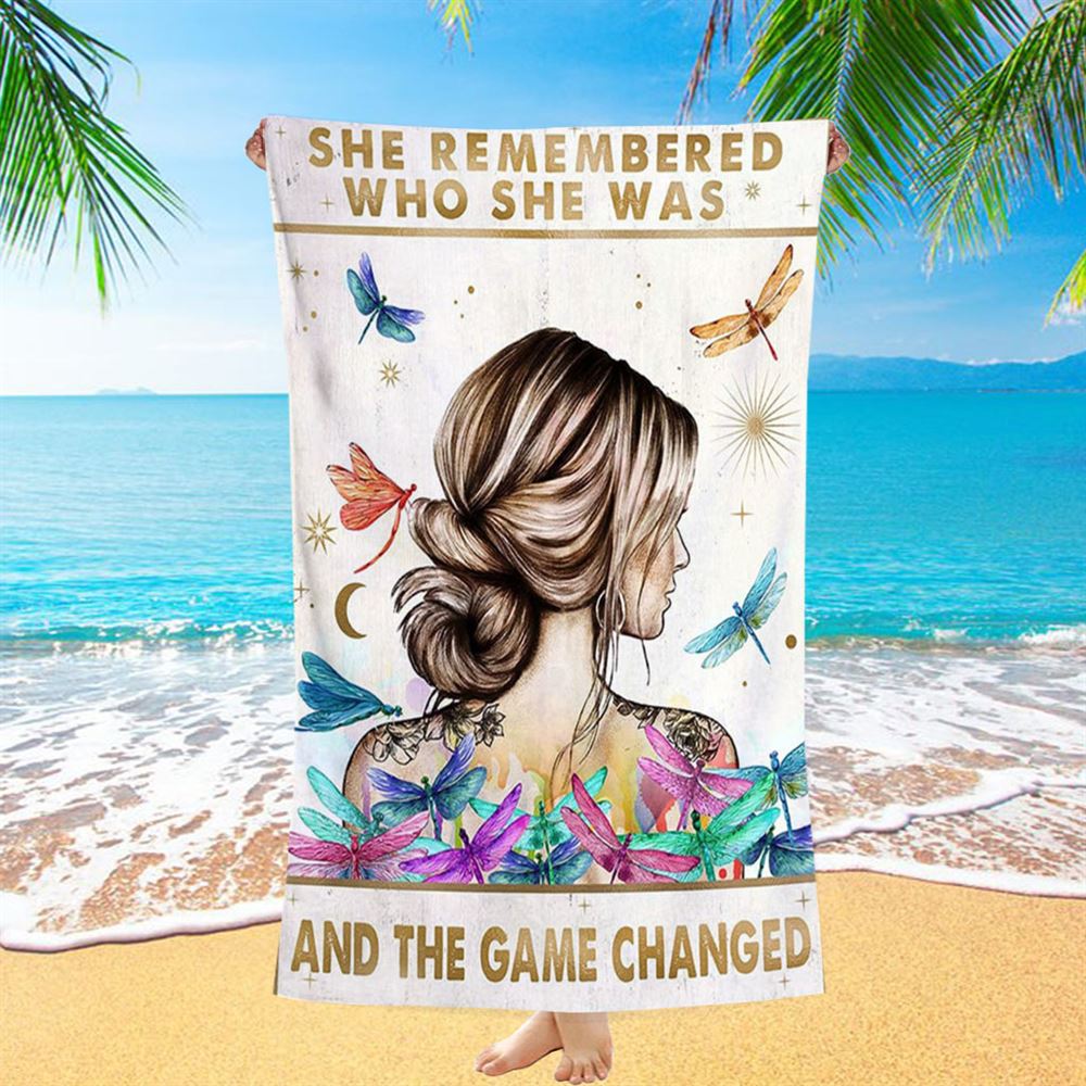 She Remembered Who She Was And The Game Changed Beach Towel Decor - Hippie Boho Motivational Picture - Encouragement Gifts For Women