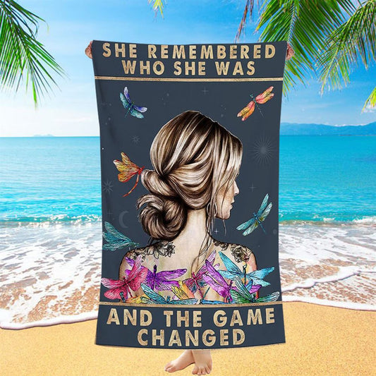 She Remembered Who She Was and the Game Changed Beach Towel - Encouragement Gifts for Women - Decoration For Teens Bedroom, Home Office