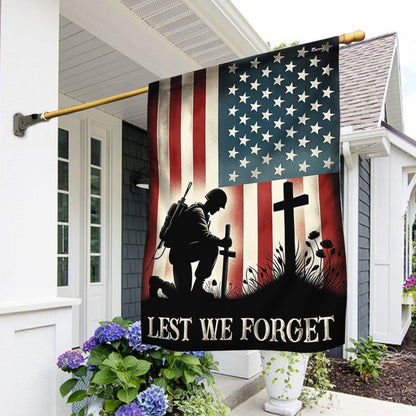 US Veteran Flag, Memorial Day Veteran Kneeling Soldier The Cross Lest We Forget Flag, Veteran Garden Flags