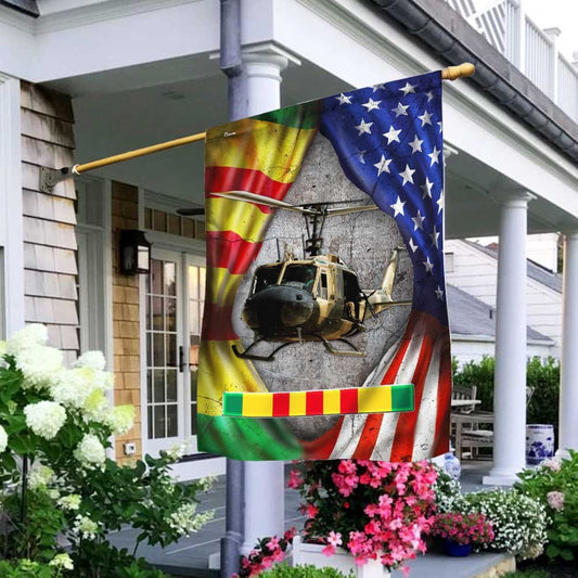 Vietnam Veteran Flags, Huey Helicopter Vietnam Veteran Lest We Forget Flag, American Flag Vietnam