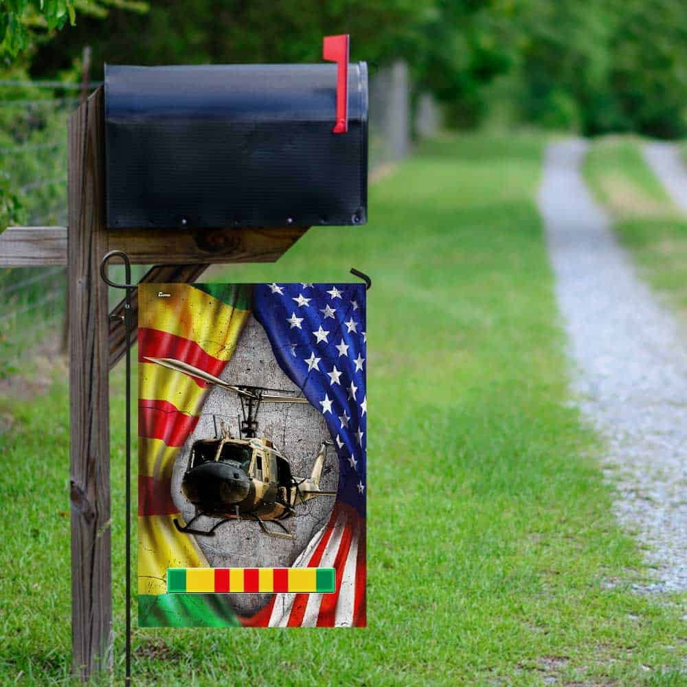 Vietnam Veteran Flags, Huey Helicopter Vietnam Veteran Lest We Forget Flag, American Flag Vietnam