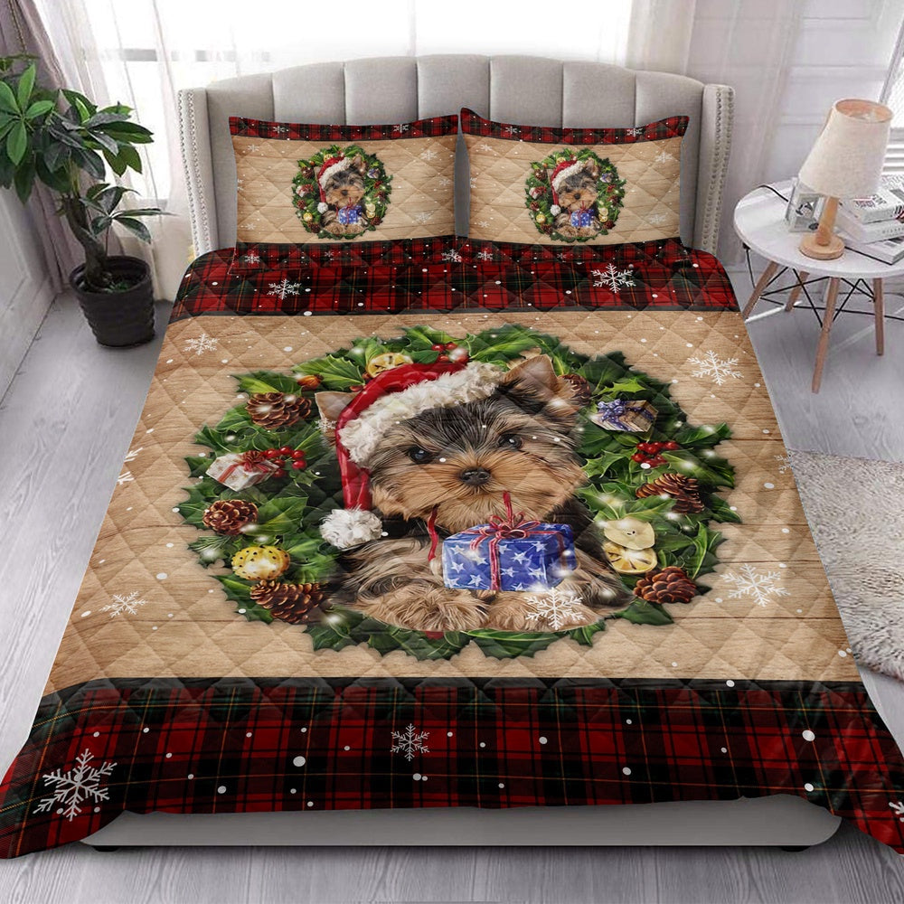 Yorkshire Quilt Set, Yorkshire Terrier Wearing Wreath Amas Hat Buffalo Plaid Quilt Blanket