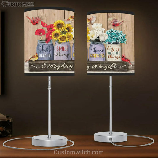 Cardinal Everyday Is A Gift Table Lamb