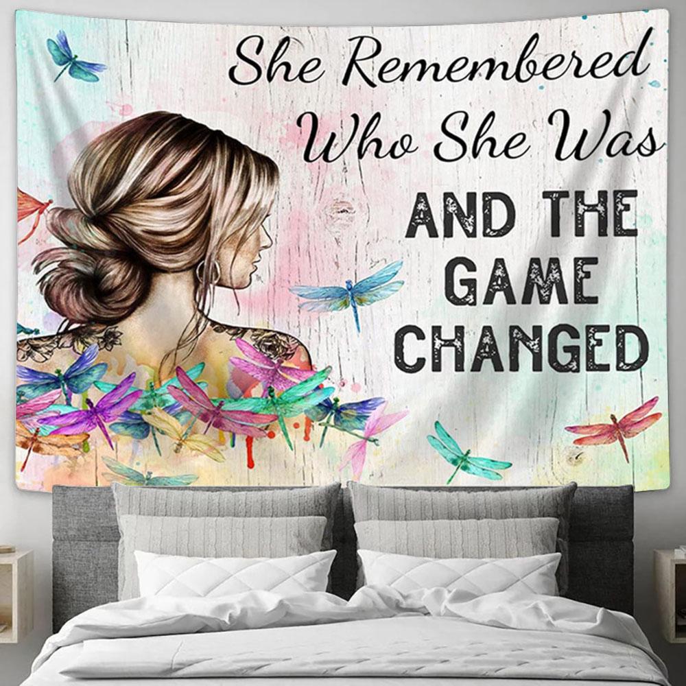 She Remembered Who She Was And The Game Changed Tapestry Prints - Boho Decoration, Tapestries for Living Room Bedroom For Girls, Teens