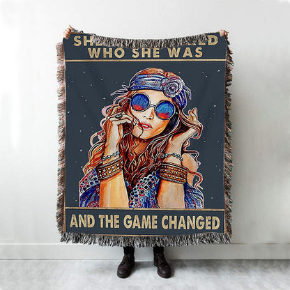 She Remembered Who She Was And The Game Changed Woven Blanket - Encouragement Gifts For Women - Girls Teens Bedroom Decor