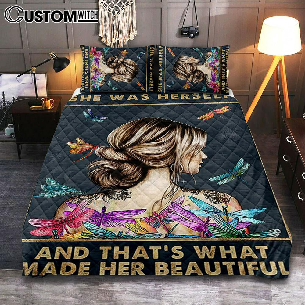 She Was Herself Quilt Bedding Set Bedroom -  Gifts For Women, Teens, Girls - Dragonfly Boho Decor - Hippie Bohemian Decor