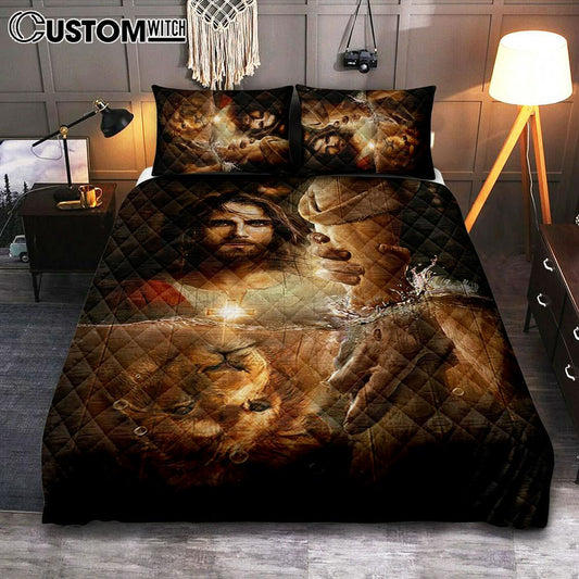 The Hand Of God Quilt Bedding Set - Lion Of Judah Jesus Quilt Bedding Set - Christian Bedroom - Religious Home Decor